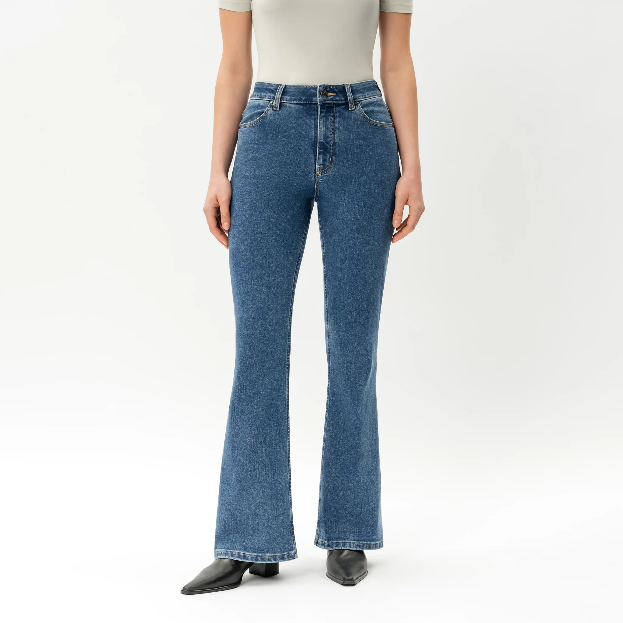 Bootcut ComfortDenim⢠Jeans