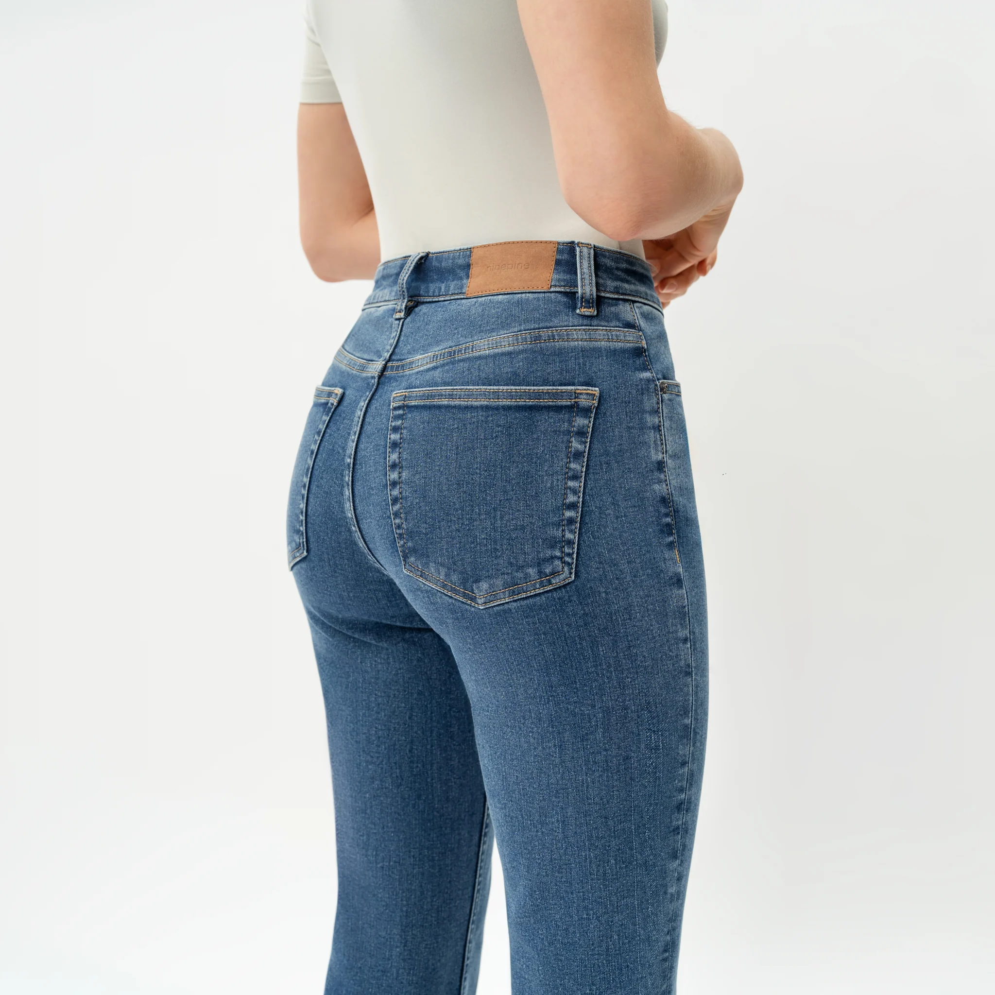 Bootcut ComfortDenim⢠Jeans - Image 4