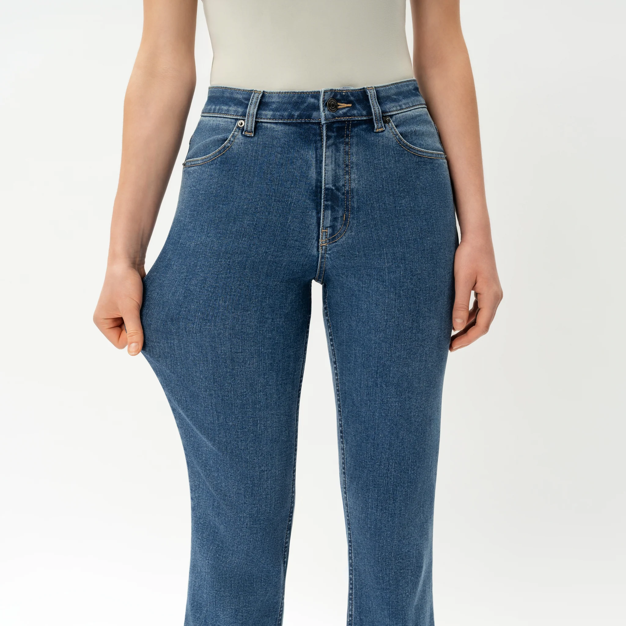 Bootcut ComfortDenim⢠Jeans - Image 7