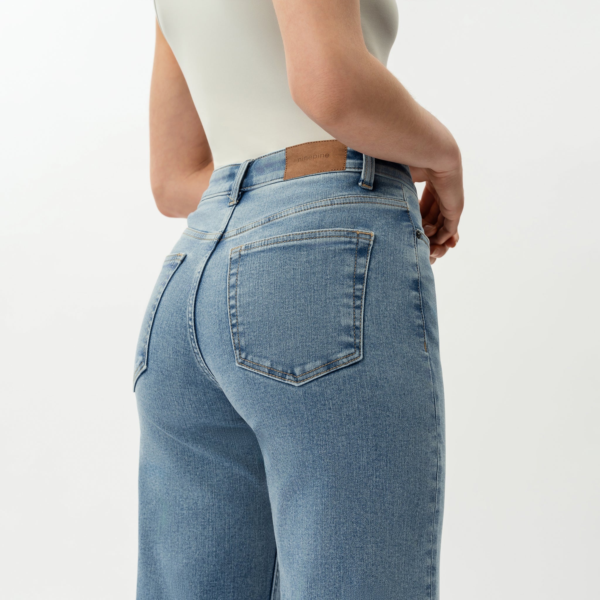 Relaxed ComfortDenim™ Jeans - Image 3