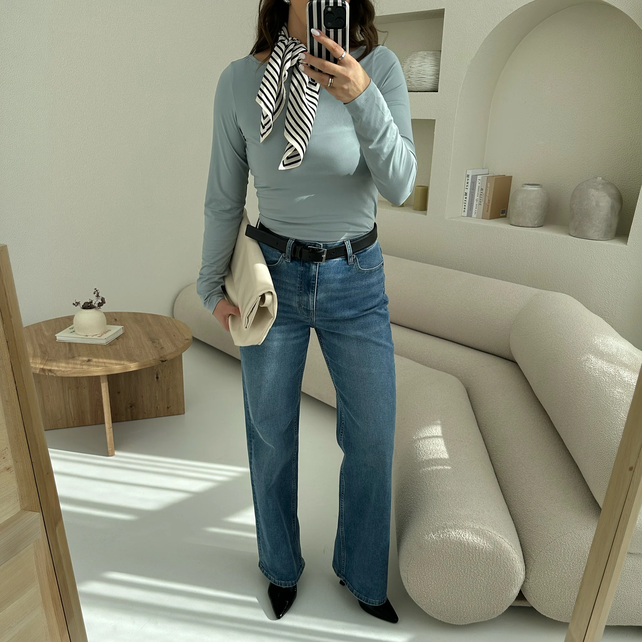 Relaxed ComfortDenim™ Jeans - Image 7