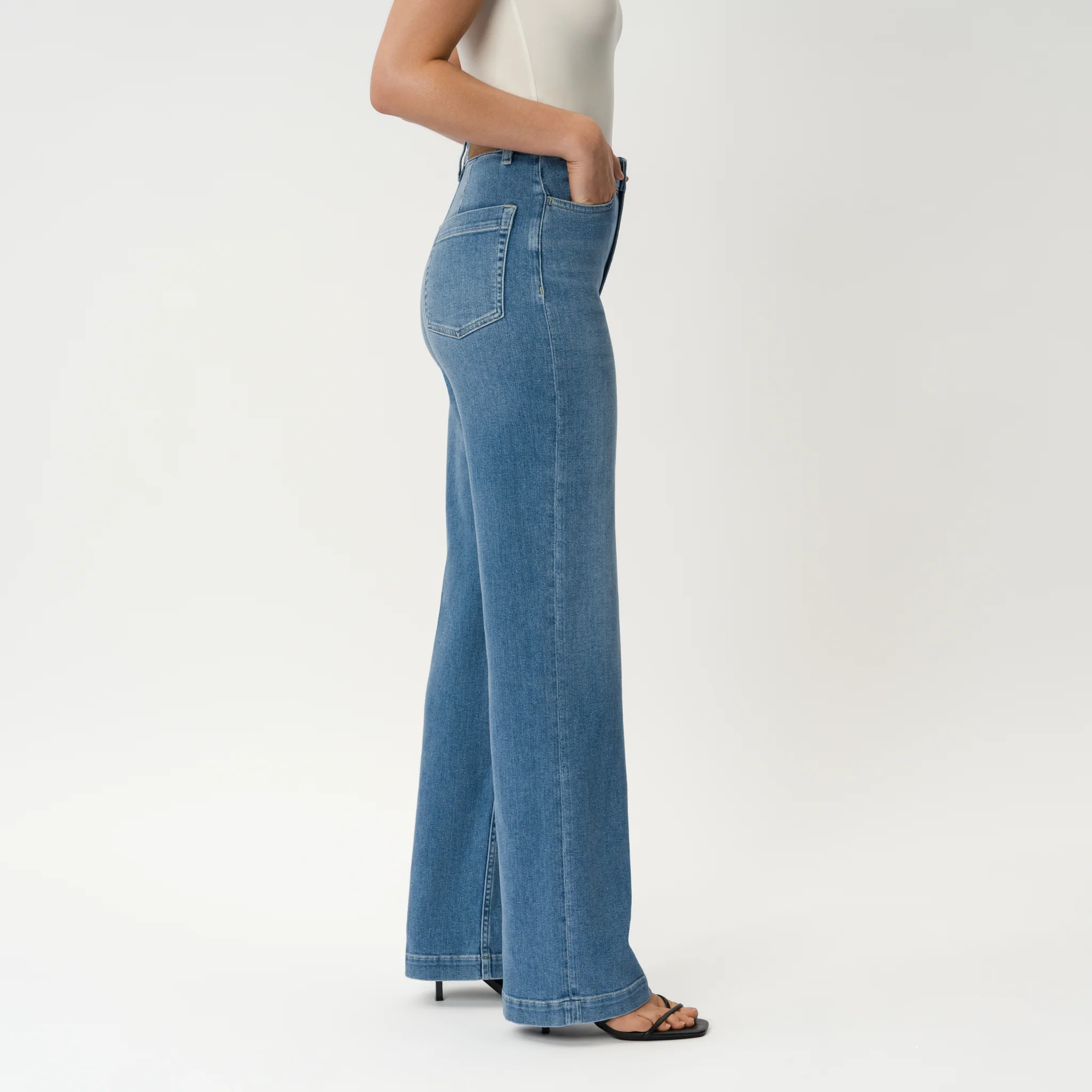 Flowy Summer ComfortDenim™ Jeans - Image 5