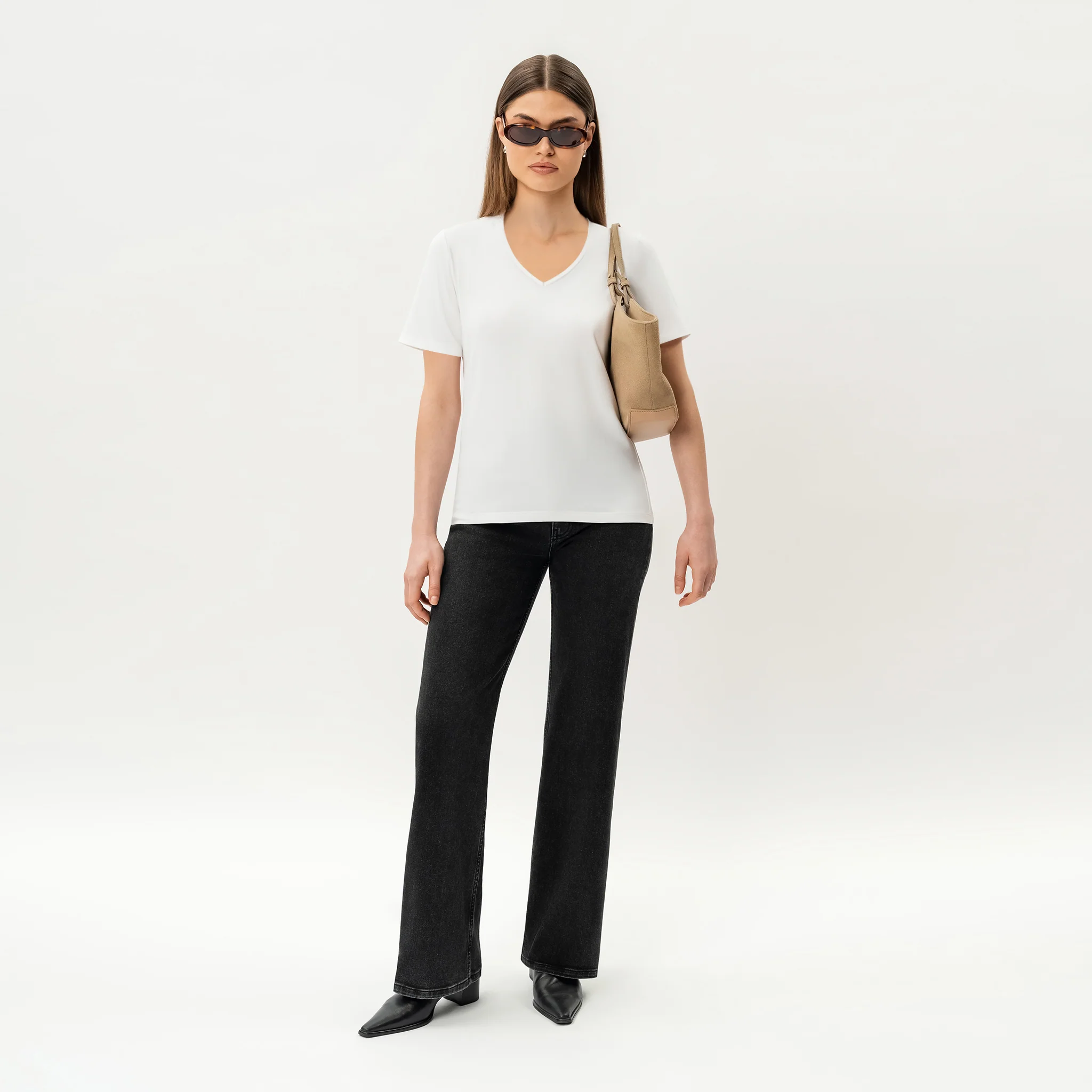 Fitted V-neck Pima T-shirt - Image 2